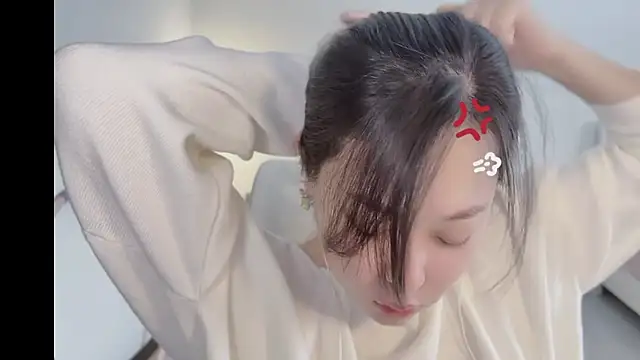 Maymay  online show from November 22, 11:15 pm