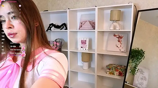 TraciMyntti online show from November 14, 1:26 am