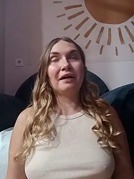 Snapshot of KisaVixen chatting on September 10, 6:41 pm KisaVixen online show from September 10, 6:41 pm