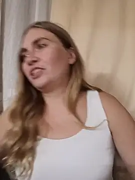 Snapshot of KisaVixen chatting on September 11, 5:57 pm KisaVixen online show from September 11, 5:57 pm