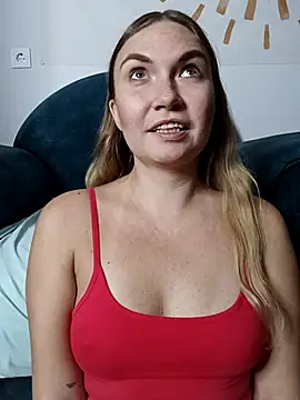 Snapshot of KisaVixen chatting on September 22, 4:31 pm KisaVixen online show from September 22, 4:31 pm