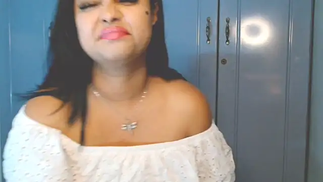 Indian GlowingMiax online show from October 6, 6:27 pm