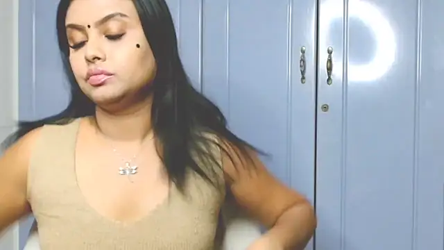 Indian GlowingMiax online show from October 22, 5:45 pm