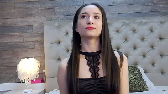 Snapshot of CarolinaBlair chatting on October 19, 6:25 am CarolinaBlair online show from October 19, 6:25 am