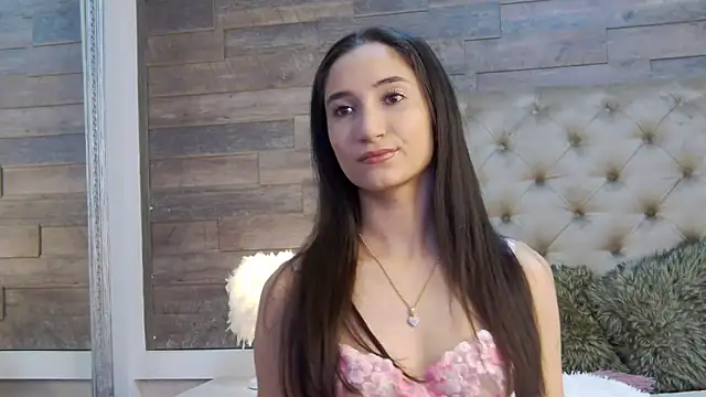 Snapshot of CarolinaBlair chatting on October 27, 6:28 am CarolinaBlair online show from October 27, 6:28 am