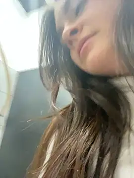 Danielaeliana online show from November 20, 9:03 pm