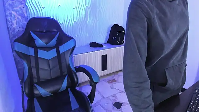 alison moon7 online show from November 8, 11:21 am