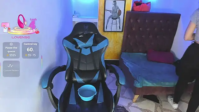 alison moon7 online show from November 24, 12:27 pm