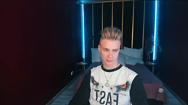 LawrenceMiles online show from September 22, 10:50 am