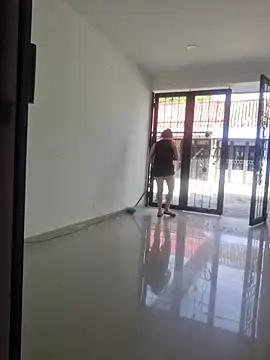 Nina vallon online show from November 4, 1:21 pm