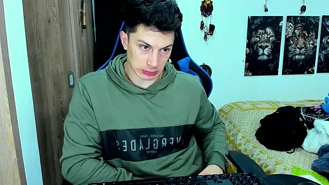 javiersexymann online show from December 13, 10:55 pm