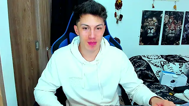 javiersexymann online show from January 22, 7:45 pm