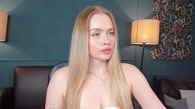 AvroraGoldie online show from September 15, 10:26 am