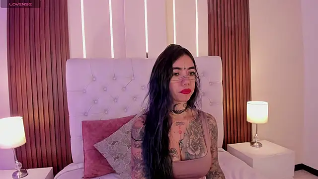 ViolettaAlemida online show from September 20, 12:17 pm