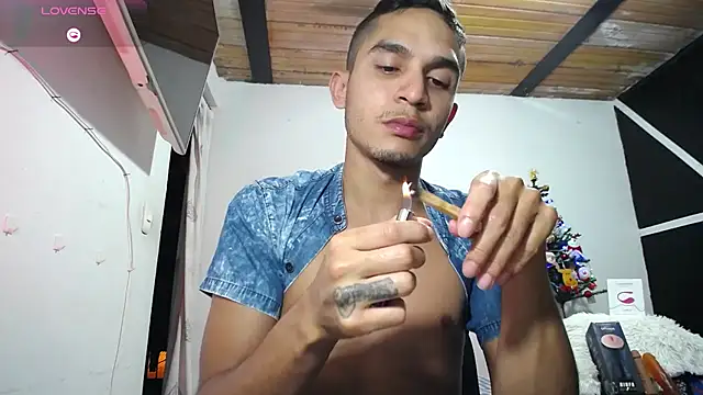 Angel latinboy online show from December 7, 1:25 am