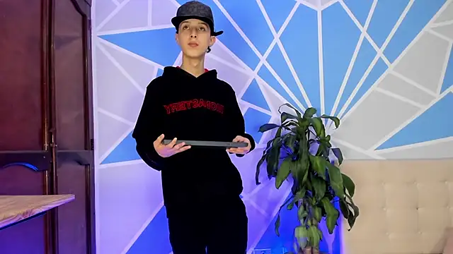 Snapshot of ArthurCox chatting on September 29, 5:29 pm ArthurCox online show from September 29, 5:29 pm