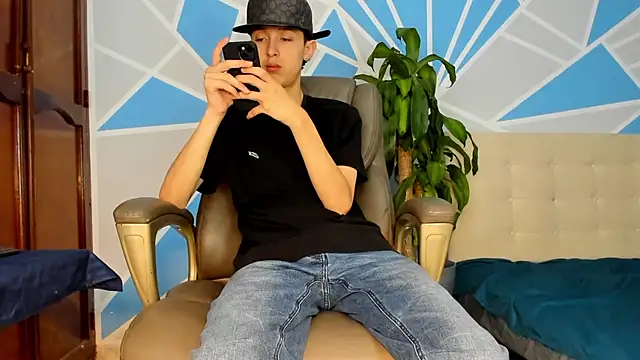 Snapshot of ArthurCox chatting on October 4, 5:33 pm ArthurCox online show from October 4, 5:33 pm