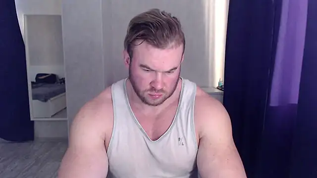 Snapshot of ThorHemsworthRU chatting on February 5, 5:20 am ThorHemsworthRU online show from February 5, 5:20 am