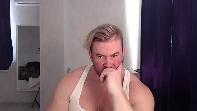 Snapshot of ThorHemsworthRU chatting on March 7, 9:40 am ThorHemsworthRU online show from March 7, 9:40 am