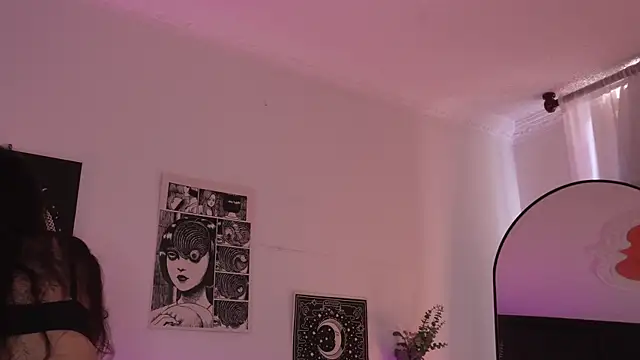 sophieee art online show from October 8, 5:43 pm