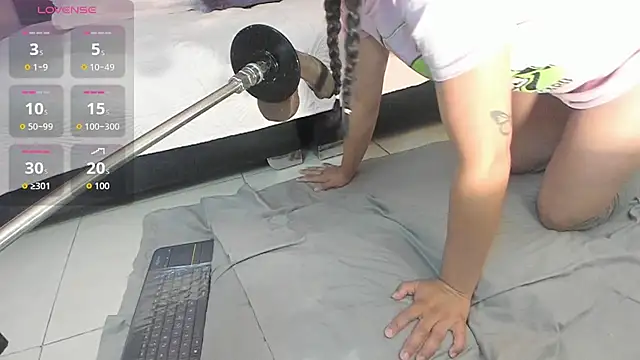 Micki   online show from October 1, 12:00 pm