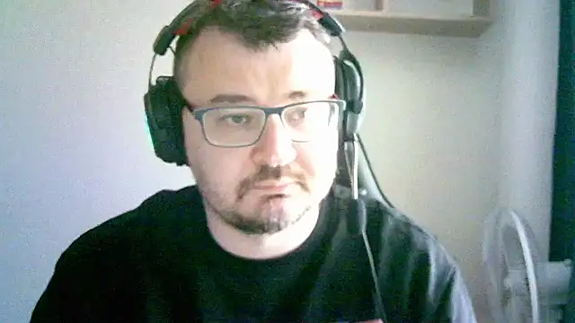 Snapshot of SirAbuser chatting on September 13, 11:32 am SirAbuser online show from September 13, 11:32 am