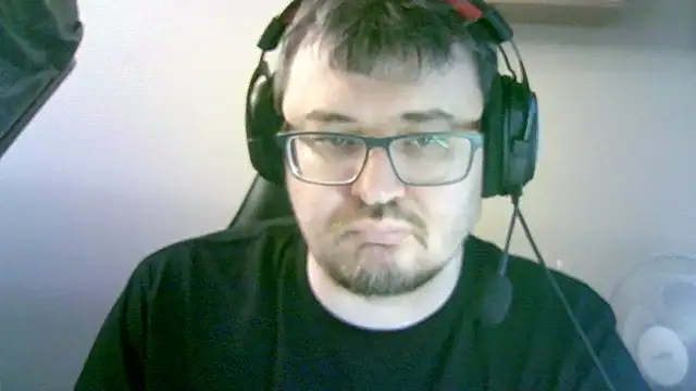 Snapshot of SirAbuser chatting on November 6, 6:25 am SirAbuser online show from November 6, 6:25 am