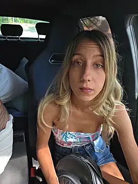 Snapshot of PetiteSecrets chatting on September 10, 1:11 pm PetiteSecrets online show from September 10, 1:11 pm