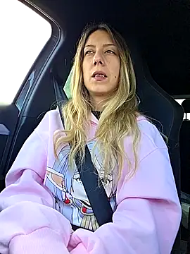 Snapshot of PetiteSecrets chatting on November 12, 10:26 am PetiteSecrets online show from November 12, 10:26 am