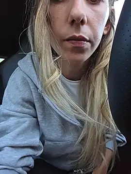 Snapshot of PetiteSecrets chatting on November 16, 3:17 pm PetiteSecrets online show from November 16, 3:17 pm