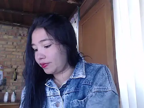 Snapshot of magiadeisis chatting on October 24, 2:13 pm magiadeisis online show from October 24, 2:13 pm