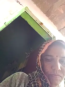 Pinky12A online show from October 31, 4:57 am