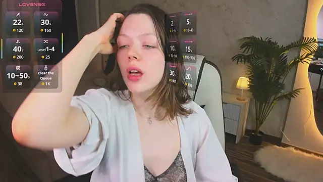 Lunar Lily online show from September 20, 5:41 am