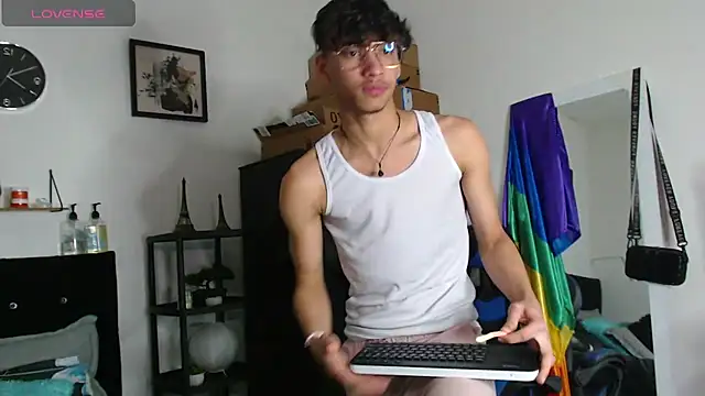 Snapshot of Gael_Jones chatting on September 21, 1:46 pm Gael Jones online show from September 21, 1:46 pm