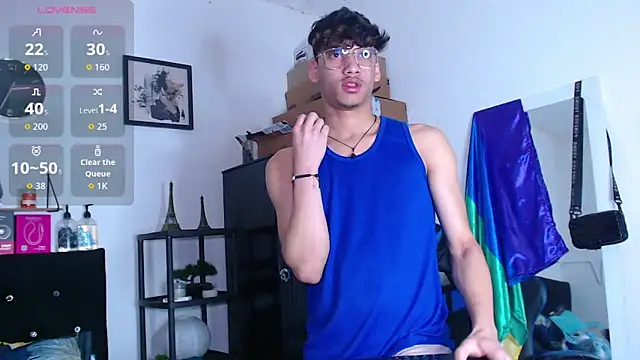 Snapshot of Gael_Jones chatting on September 29, 3:22 am Gael Jones online show from September 29, 3:22 am