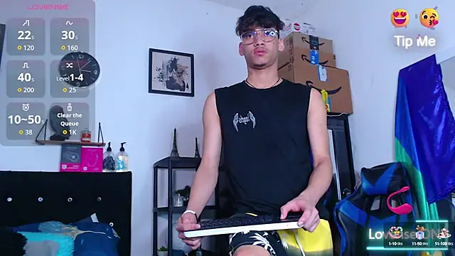 Snapshot of Gael_Jones chatting on October 2, 2:51 am Gael Jones online show from October 2, 2:51 am