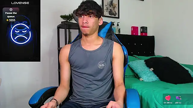 Snapshot of Gael_Jones chatting on November 4, 5:28 am Gael Jones online show from November 4, 5:28 am