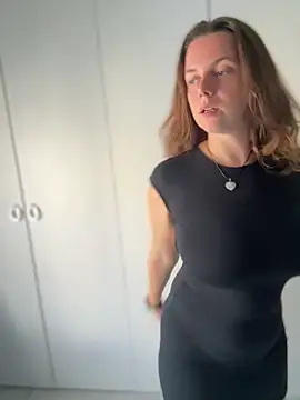 TenderLaGlamor online show from September 25, 3:16 pm