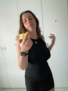 TenderLaGlamor online show from September 27, 5:07 pm