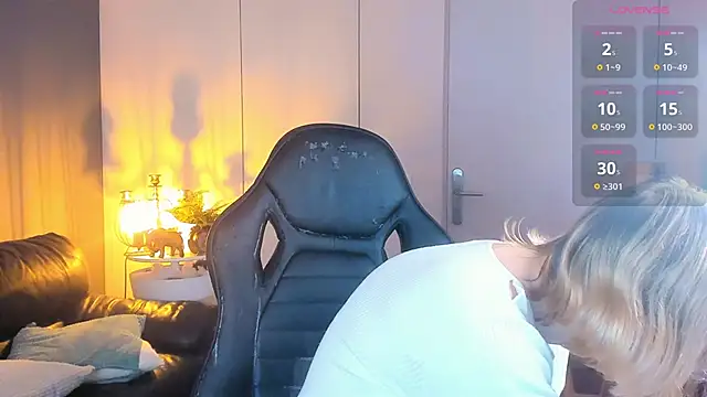 Snapshot of Amanda_Butlerr chatting on October 12, 9:41 am Amanda Butlerr online show from October 12, 9:41 am