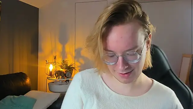 Snapshot of Amanda_Butlerr chatting on October 18, 10:05 am Amanda Butlerr online show from October 18, 10:05 am