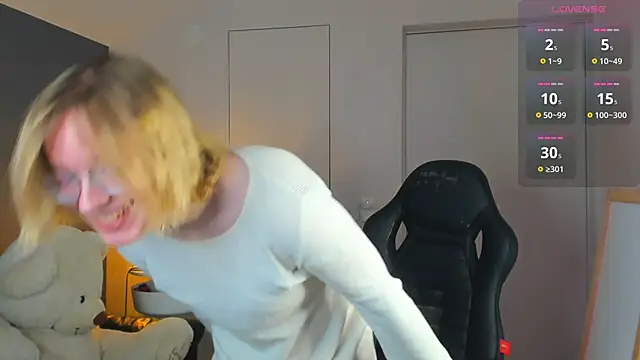 Snapshot of Amanda_Butlerr chatting on October 25, 10:12 am Amanda Butlerr online show from October 25, 10:12 am