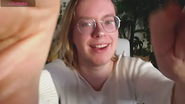 Snapshot of Amanda_Butlerr chatting on December 14, 10:31 am Amanda Butlerr online show from December 14, 10:31 am