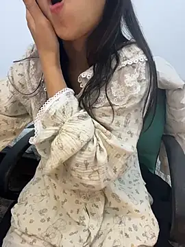 Snapshot of bunny_b4nny chatting on December 4, 2:59 pm bunny b4nny online show from December 4, 2:59 pm