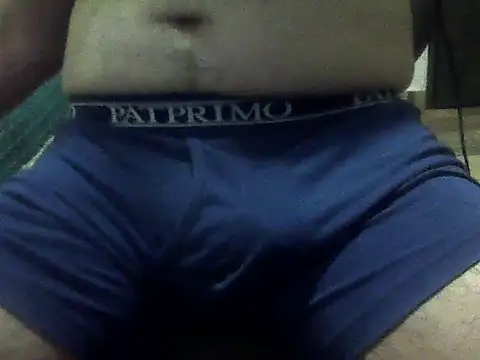 Snapshot of Lucassand chatting on December 3, 10:35 am Lucassand online show from December 3, 10:35 am