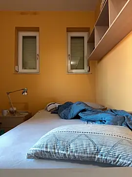 Snapshot of Raveman chatting on October 1, 5:35 am Raveman online show from October 1, 5:35 am