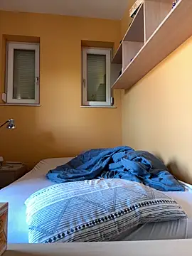 Snapshot of Raveman chatting on October 4, 10:46 am Raveman online show from October 4, 10:46 am