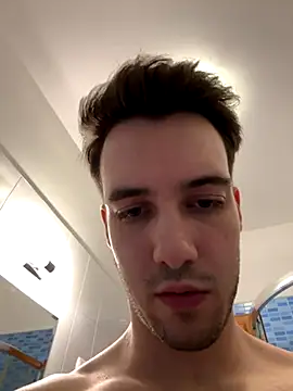 Snapshot of Raveman chatting on November 22, 7:24 pm Raveman online show from November 22, 7:24 pm