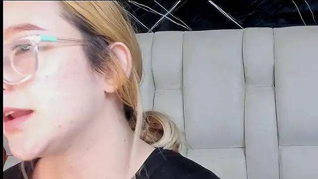 kristal joi dl online show from November 21, 1:15 am