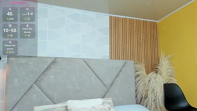 Brunnette Sensation online show from October 30, 6:30 pm